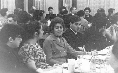 1971 - Tallinn youth at J. Schaikevitsch 50th jubilee after performance of "Anne Frank" - 3/1971
Left to right: Ruben (Rudik) Murschak, Alla Kipnis (Jakobson), Larisa Rabinovitsch (Kogan), Leo Kitt
