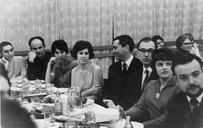 1971 - Tallinn youth at J. Schaikevitsch 50th jubilee after performance of "Anne Frank" - 3/1971
Left to right: Rahel Passov, Eli Nevo (Usvanski), ?, Bluma Passov (Svitski), Gabi Passov, Jakob Paturski, Sofia Paturski (Rubanovitsch), Zali Rosenblum
