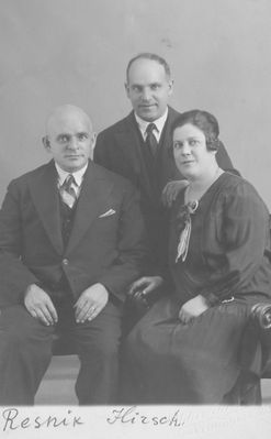 Resnik Hirsch
Keywords: [R]