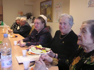Senior community members at meeting - 2006
left to right - Revekka Blumberg, Simon Rapoport, Lia Kaplan (Berkovitsch), Rachel Randvee (Zivjan), Ruth Strasch (Brodovsky)
