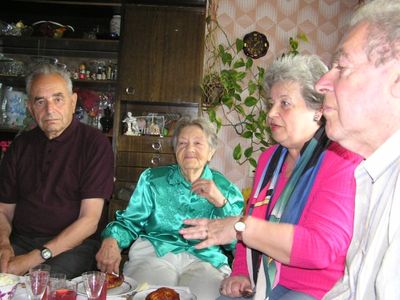 2007 - Meeting Viljandi seniors ("The warm house" program) - 21-6-2007
Left to right: Elias Blumberg, Eva Ganicheva, Rita Blumberg (WIZO), Misha Migdal
