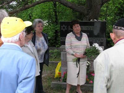 Remembering deportations of 14/6/1941 ( Rahumäe 14/6/2007 ) - 2
Alla Jakobson - the community chairwoman - speaking
