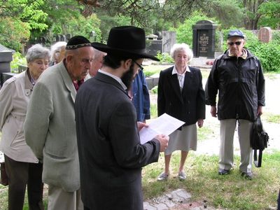 Remembering deportations of 14/6/1941 ( Rahumäe 14/6/2007 ) - 4
Estonian chief rabbi Shmuel Kot reads the names of victims - izkor and kaddish
