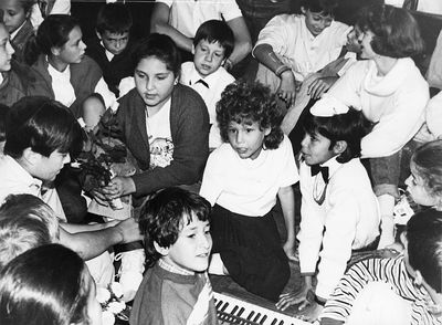 1991 - Tu bi Shvat in the Tallinn Jewish gymnasium
Middle row left to right: David Schlick, Sofa Livshits, Inna Kinbere (Lapidus), Alon Pajenson
Bottom: Maria Kashina, Maya Smundak, Simon Smundak, Fima Schlick
Top row (left to right): Gilli Lavrishina, Danik Wul, Eldar Aronovitsch, Rafi Levin (top), Alik Lapidus, Dana Aronovitsch
