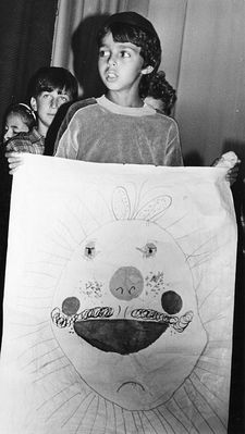 1991 - Tu bi Shvat in the Tallinn Jewish gymnasium - 1991
Alon Pajenson, left on the back Jefim Schlick
