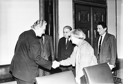 1991 - The representatives of the Jewish Community visiting The Estonian President Mr A. Rüütel - 12.12.1991
Left to right: Estonian President Mr Arnold Rüütel, David Slomka, Eugenia Gurin-Loov, President's assistant.

