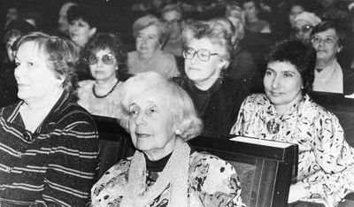 1993 - 45th anniversary of Israel - aprill 1993
Left to right.
First row: Eve Peets (History museum), Evgenia Gurin-Loov
Second row: ?, Regina Pats, Cilja Laud 

