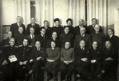 Estonian Dermatologists Society
First row: ?, ?, Dr Mihail Kolomoitsev (the Head of the Society), ?, ?, Dr Poljak, Dr Jakov Runbanovitsch, Dr Hirsch Schwarts ? 
