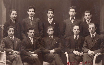 1927 Tartu Emuna society members (school)
Left to right.
Top: ?, ?, David Bakscht, ?, ?
Bottom: ?, ?, ?, ?, Willi Usvanski
Keywords: [history]