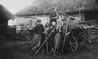 Beitarists in hachshara
