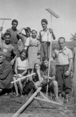 Hachshara
Keywords: Unknown