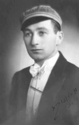 Michael (Misha, Max) Boruhov (1910-1953)
Keywords: [B]