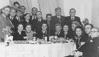 1943 - Hashmonei in Israel
Left to right.
Sitting: ?, Batsheva Krigman, Tasja Bakscht,  Abram Levitan (Levitin), Pola Boruhov (Tabachnik), Mischa Bakscht, Dora Levitan, Eisenstadt?, Boris Krigman
Standing: Mischa Boruhov, ?, Avraham Neuschloss, ?, Ljeva Minkov, ?, David Bakscht, Max Boruhov, David Gerschanovitsch, ?, Kolja Jadlovker
