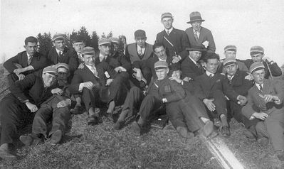 1928-5-1 - Hasmonea students in Kvistental near Tartu
