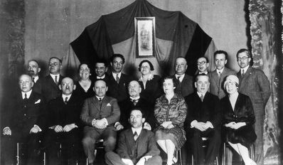 Estonian Zionist organization - 6/1928 - with guests Dr Arie Motzkin and Gerschon Hanoch
Left to right.
Top row: Aleksander Boruhov, Hana (Elchonon) Gendel, Dr Rachel Klompus (Sundelevitsch), Zundel Hirschhorn, Gershon Hanoch, Anna Itskovitsch, Elijahu Vulf, Elijahu Kirschbaum, Dr Heiman Rubin, Aleksandr Frenkel
Bottom row: M. Pines, Zalman Kabalkin, Grigori Aisenstadt, Dr Arie (Leo) Motzkin, Polina Aisenstadt, Margolin, Masha Gendel (Klompus)
Sitting on the floor: Dr Asher Bernstein (later Bavli)
