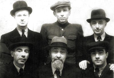 Tallinn synagogue choir - 1930's
Left to right.
Top row: Stein, ?, ?
Bottom row: ?, Kantor Jossef Gurevitsch, Abram Leisermann
