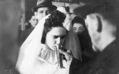 1946 - Jewish wedding - Hupa
The wedding of Rachel Randvee (Zivjan) and Jakov Gerschanovitsch. 7/11/1946. Rabi  Kats
Keywords: [weddings]
