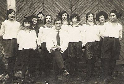 Maccabi girls team.
Left to right: ?, Rosa Prensky, 
