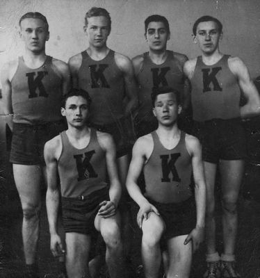 Tartu Kalev Basketball team - 24.4.1940
Left to right.
Sitting: Edgar Naarits, Karl Kivastik
Standing: J. Linsi, Ilmar Kullam, Isi Trapido, Elmar Hermann

