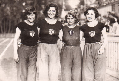 Sara Teitelbaum & Rebekka Scher with KALEV team members. 10.6.1930
From left: Asta Brenner, Sara Teitelbaum, Erika Mägi, Rebekka Scheer - 4x100 m  Estonian record 55.8.
