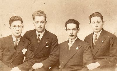 Maccabi vaad ?
Left to right.
Abram Paturski, Schur, Israel Itzoch, Herman Meiertal
