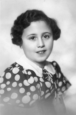 Ruth Rubin [img]http://muuseum.jewish.ee/md.gif[/img]
Ruth Rubin - 14 year old girl from Tallinn murdered by Mikson and his murderers. See details in the book of E. Martinson "The servants of swastika" (in Estonian and Russian)
Keywords: [R]