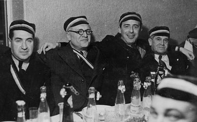 Limuvia
Left to right: ?, ?, Isak Braschinsky, Arnold Perlman
