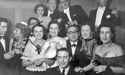 b17 Tallinn, 1938/9
Left to right:
At bottom: Isak Braschinsky
The middle row: ?, ?, Ber Levin (only glasses), Gina Besprosvanie (Levinovitsch, nee Slutski), Max Besprosvanie?, ?, Edith (Totti) Levin, ?
Upper row: ?, ?, ?, ?
