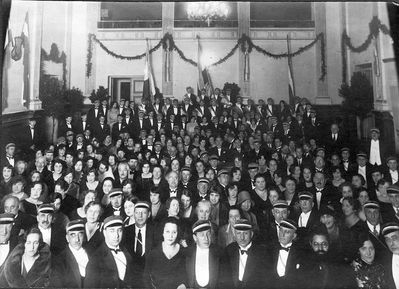 1928 - Limuvia 45th Anniversary
Second row 4th from left - Adolf Woloshinsky (one of the founders). To the right - his wife Marie (Mascha) Woloshinsky (nee Zalmanowitz)

