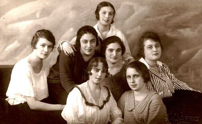 Students of the medical faculty (dentists) of the Tartu university - Tartu, 1923 
Left to right.
Top: ?
Middle: Tsilla Slomka, ?, Feige Kofkin (Zlaff), Marjascha Sorkin (Kaplan)
Bottom: ?, ?
