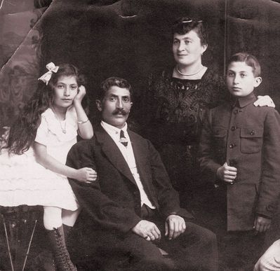 Korobov family - Narva
Left to right: Marcel Mendelev (Korobov), Jossif Korobov, Sara Korobov (Brauns), Filip Korobov
