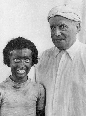 Judeikin family men in Vanemuine play "Guajaana Johnny" (The sugar reapers) by Alan Bush - 1970
Vanemuine actor Moissei Judeikin with his son Boris.
