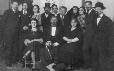Pärnu "Achdut" theatre - 15/12/1934
Left to right
Bottom: Jascha Freiman
Sitting: Zenny Birnik, Schabtai Permand, Dr Levin
Standing: Mischa Fell, Abram Pavlovski, Riva Freiman, Mihhail (Meische) Grodinski, Boba Levin, Aba Klein, Mme Goldberg, Haja Mandelkorn, Abrascha Freiman, Gedalja Michelson  
Keywords: Achdut