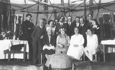Valga Jewish Theater
15/6/1929  "Спорь не спорь, а об заклад не бейся" (фарс в двух действиях). In Estonian Boys gymnasium.
