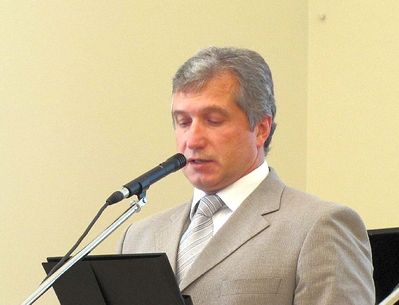 b1
Igor Ilchenko - the school Principal
