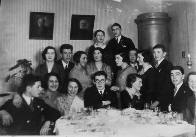 Tallinn - 1930 gathering by Anna Migdal
Left to right.
At top: Basja Danzig, Wulf Gerschanovitsch
Middle row: Fanny Raichmann, Viktor Klompus, Yamima Rom (Gurevitsch), Fanny Jakobson, Riva Itzoch (big), David Gerschanovitsch, Emma Jakobson, Isai Levin
Bottom row: Osja Itzoch, Anna Stein (Migdal), Anna Klas (Gurevitsch), Abram Danzig, Bluma Rubanovitsch (Gabovitsch), Gurevitsch, Hansi (Anna) Hof 
