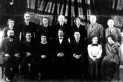 Tallinn - 1923 - Tallinn Jewish gymnasium teachers
Left to right.
Top row: Serafima Aleksandrovna Gildebrand-Gorbacheva (juniors, russian), Gurin (estonian teach?), Jevgeni Ivanovich Gildebrand (russian, literature), Georgi Gustavovich Geinrichs (physics), Anna Georgievna Polotebneva (chemistry), Weisman (estonian), Birge (drawing)
Bottom row: Gurevitsch  (cantor, singing), Zitomirski (hebrew, yiddish), ?, Sergei Utechin (gymnastics), Vidrin (the first director of the new Jewish school), Fanja Lvovna Agranovskaja-Friedlender (juniors, russian), Ella Vilenski 
