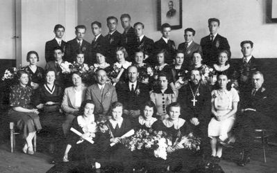 Tartu - 1937. estonian school graduation class - 1/6/1937
At top left: Emanuel Nodel
