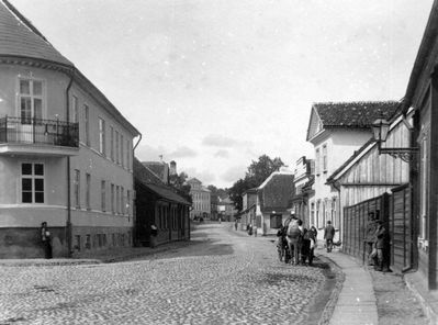 Tartu first jewish school at Kalevi tn.
The school is the small black building on the left side.
First elementary school.
