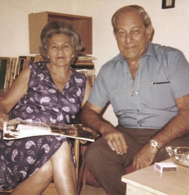 Bakscht
David Bakscht and Rachel Bakscht (Grinstan)
