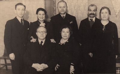 Beilinsons 1938 - 50th Jubilee of B. Beilinson
Sitting: Benja and Matle Beilinson (Itzoch)
Standing left to right: David Beilinson, Jette Beilinson (Gleser), Barson, David Vseviov, Lea Basja Vseviov (Beilinson)
