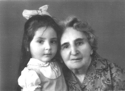 Blumberg
Rosa Blumberg (Flaksman) with Sofika Lifschits
