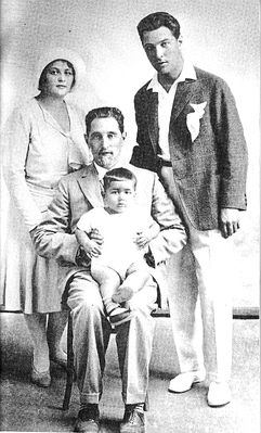 Baskin family - 1930
Maria Baskin (Raage), grandfather with Heino and Hirsch Baskin
