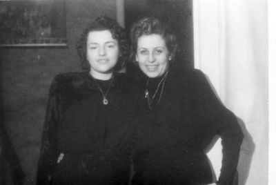 Kolomoitsev Beltschikov
Miriam Kolomoitsev (left) and Zilla Joffe (Beltschikov)
Keywords: [K]