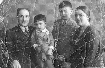 Birins - 1938 Pärnu
Left to right: David Birin, Gabi Birin, Leo Birin and Malka Birin (Stein). This picture was with David Birin through all his years in labour camps at time of soviet deportation.
