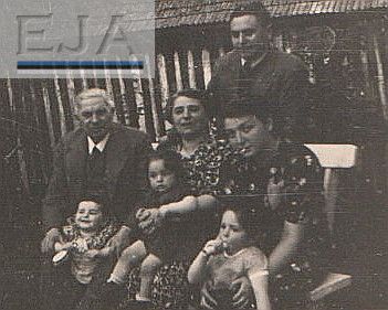 Furmanski family - Tartu, 1939
Left to right.
Moshe Furmanski with Bina Glickman, Rassi Furmanski with Atida, Alis Furmanski (Cohen) with Ines. 
Standing: Teffi Furmanski
