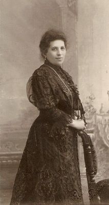 Guta-Mere Epstein
The spouse of Lazar Epstein
