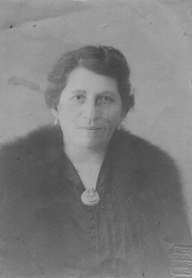 Epstein
Gutta-Mere Epstein - wife of Lazar Epstein (founder of the L. D. Epstein store). Mother of David, Boris, Moisei, Solomon, Sara and Rosa Epstein 
