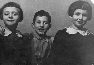 Ferdman
Left to right. Etta Ferdman, Gabriel Manoim, Gitta Fefer (Sinder) 
