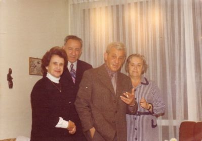 at Rybak's
Left to right: Riva Gradnauer (Pikarevitsch), Boris Epstein, Ovsei Ginovker, Ruth Rybak (Goldmann)
Keywords: [E] [R]